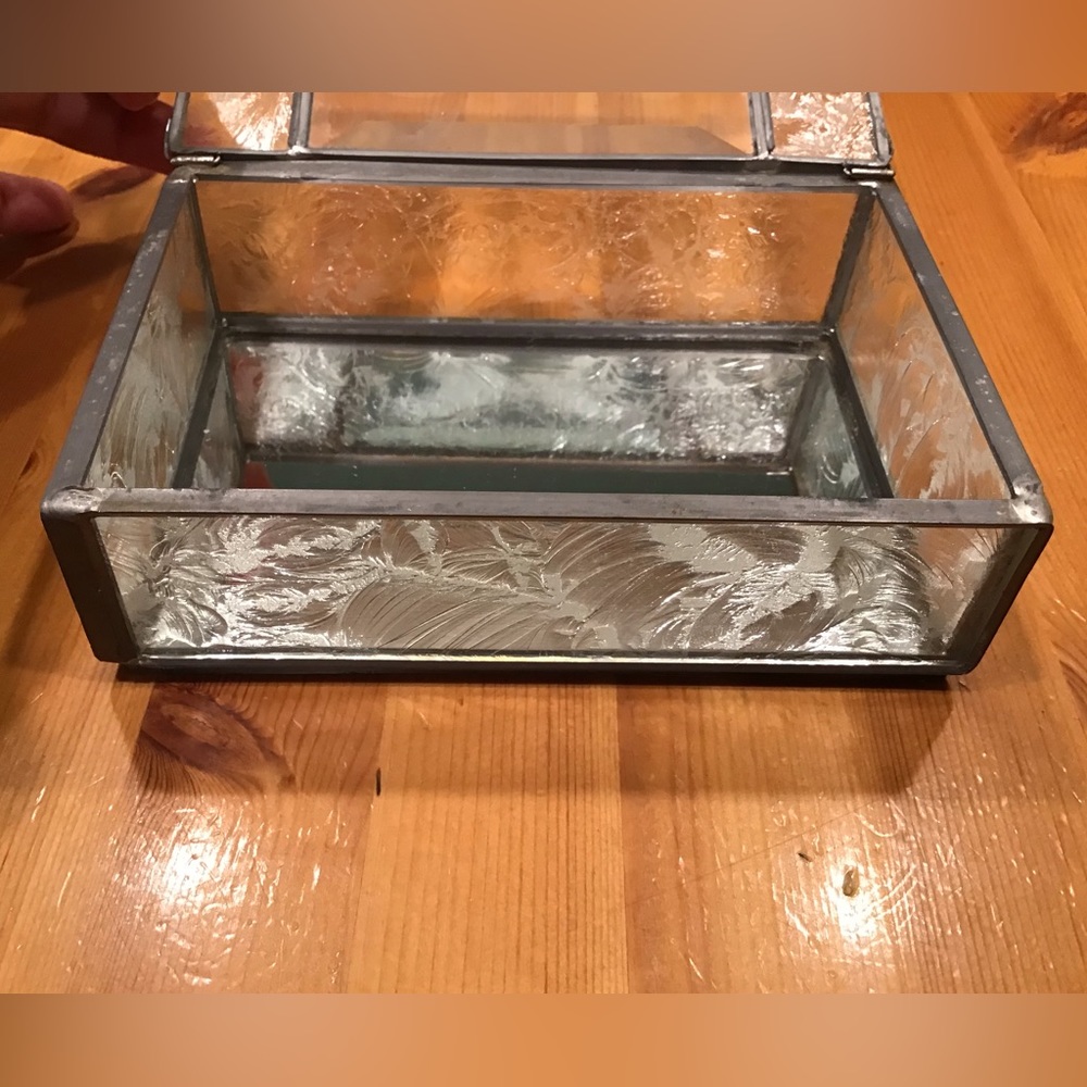 VINTAGE BEVELED GLASS BUTTERFLY JEWELRY TRINKET TREASURE BOX MIRRORED - Picture 6 of 14
